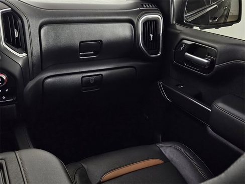 Used 2021 GMC Sierra 1500 AT4 w/ AT4 Premium Package image 11