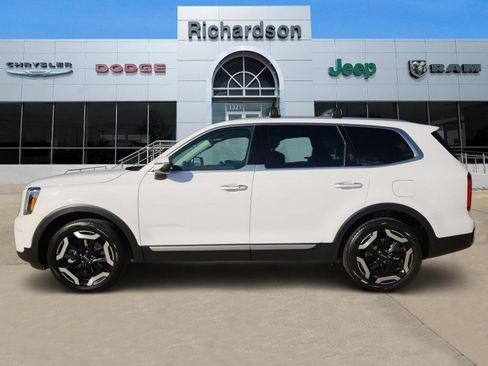 Used 2025 Kia Telluride S image 3