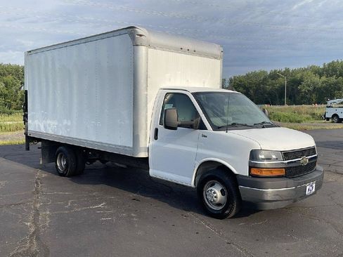 Used 2021 Chevrolet Express 4500 Extended w/ Power Convenience Package RWD image 7