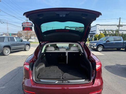 Used 2017 Maserati Levante S image 30