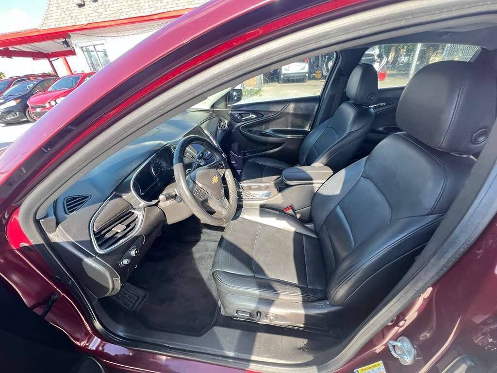 Used 2016 Chevrolet Malibu LT w/ Leather Package FWD image 17