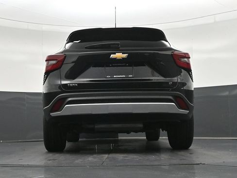 Used 2025 Chevrolet Trax LT FWD image 26