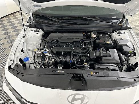 Certified 2025 Hyundai Elantra Sport FWD image 17