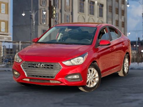 Used 2020 Hyundai Accent SEL FWD image 2