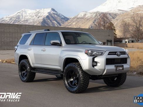 Used 2022 Toyota 4Runner SR5 Premium image 1