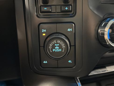 Used 2025 Ford F150 Raptor AWD/4WD image 36