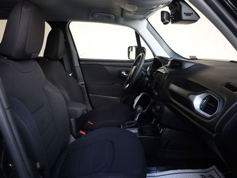 Used 2018 Jeep Renegade Latitude w/ UConnect 8.4 Nav Group FWD image 22