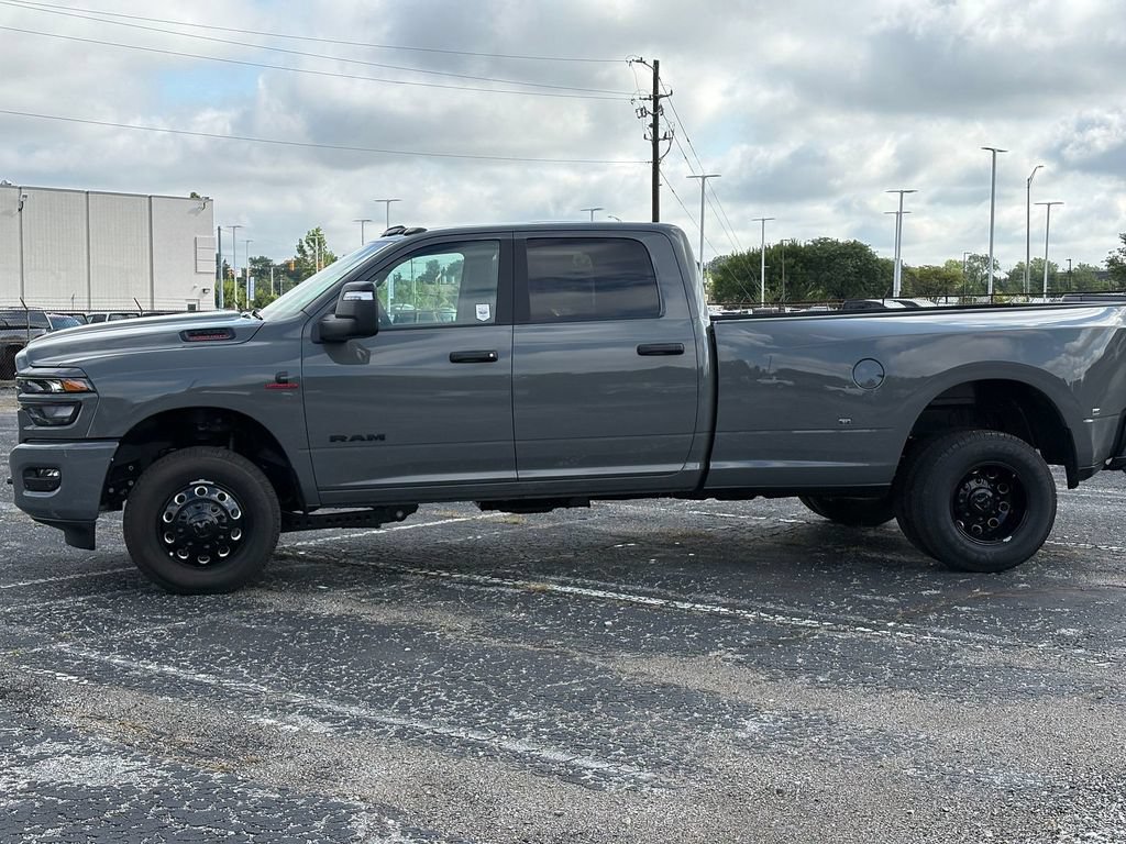 New 2026 RAM 3500 Big Horn AWD/4WD image 4