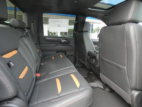New 2026 GMC Sierra 3500 AT4 w/ AT4 Premium Plus Package AWD/4WD image 17