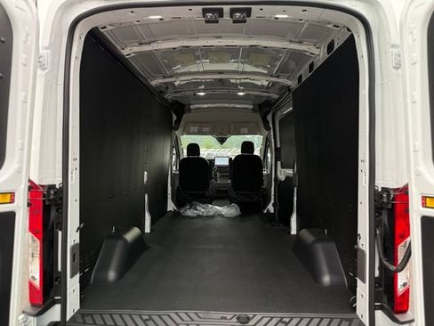 New 2026 Ford Transit 250 148 Medium Roof RWD image 39