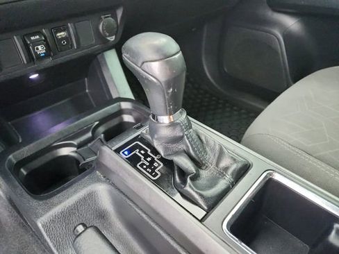 Used 2018 Toyota Tacoma TRD Sport image 25