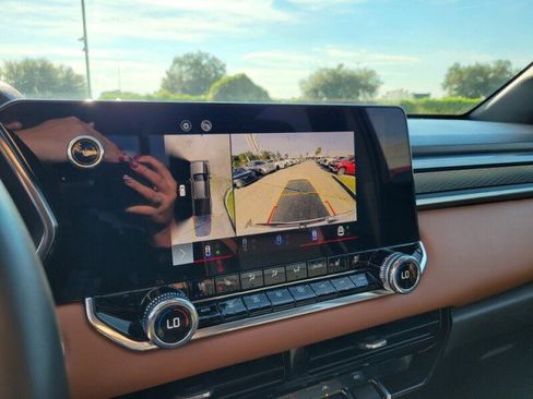 Used 2024 GMC Canyon AT4 w/ AT4 Premium Package image 22