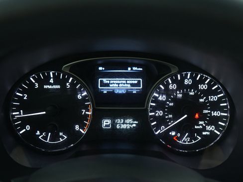 Used 2015 Nissan Altima 2.5 SV FWD image 22