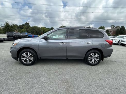 Used 2017 Nissan Pathfinder S AWD/4WD image 10