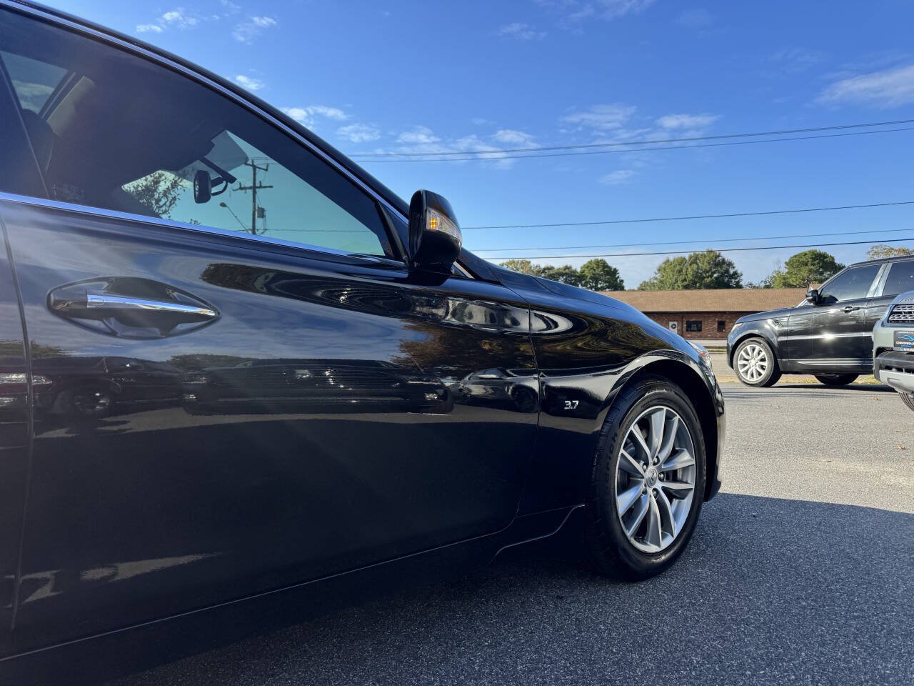 Used 2015 INFINITI Q50 Premium w/ Navigation Package AWD/4WD image 5