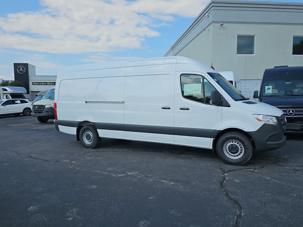 Used 2026 Mercedes-Benz Sprinter 2500 image 2
