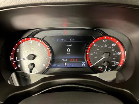 Used 2025 Nissan Frontier PRO-4X w/ Tow Package AWD/4WD image 14