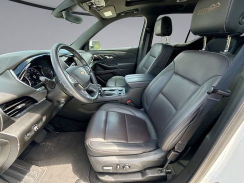 Used 2023 Chevrolet Traverse High Country FWD image 30