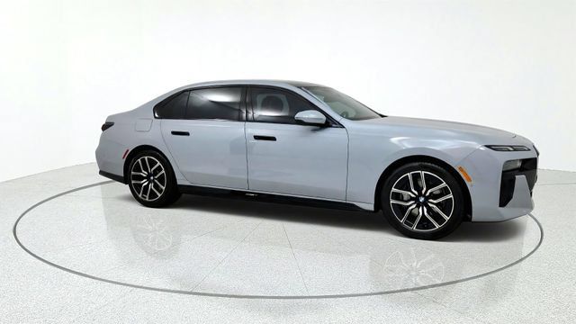 Used 2025 BMW 740i RWD image 10