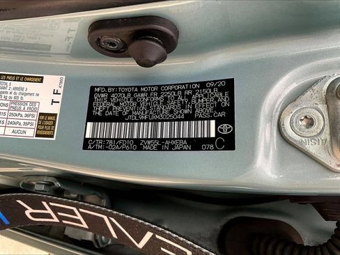 Used 2021 Toyota Prius LE AWD/4WD image 19