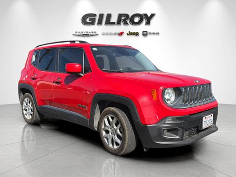 Used 2016 Jeep Renegade Latitude FWD image 2