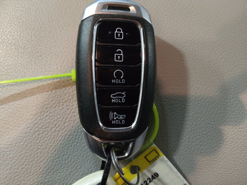 Used 2023 Hyundai Elantra Limited FWD image 32