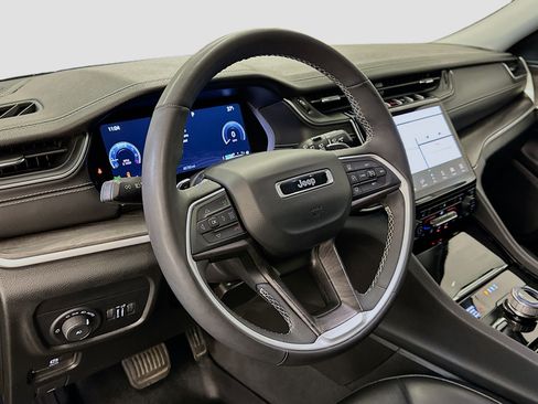 Used 2023 Jeep Grand Cherokee L Limited AWD/4WD image 18