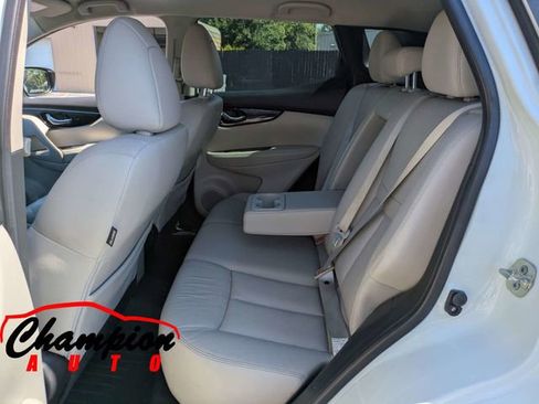 Used 2018 Nissan Rogue Sport SL FWD image 17