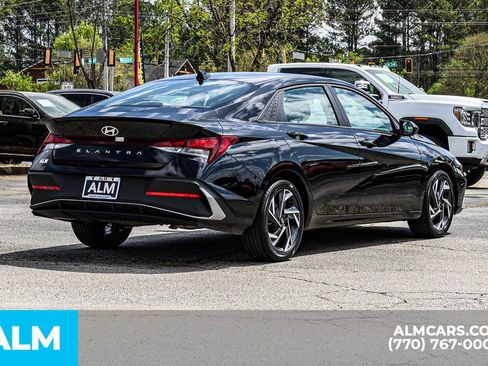 Used 2025 Hyundai Elantra Sport image 6