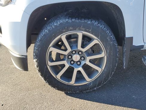 Used 2019 GMC Canyon Denali image 10