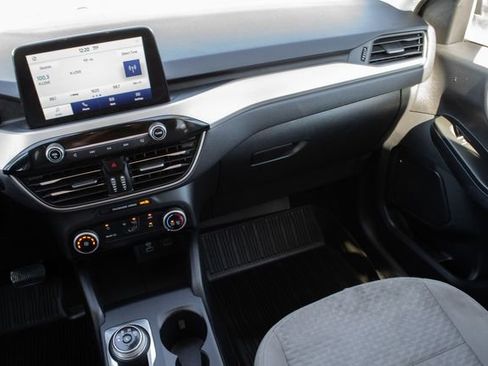 Used 2022 Ford Escape SE image 23