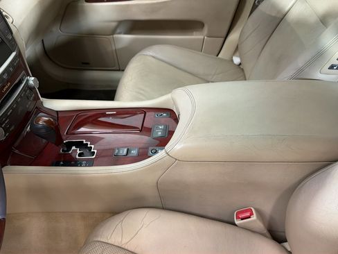 Used 2012 Lexus LS 460 w/ Luxury Value Edition RWD image 26