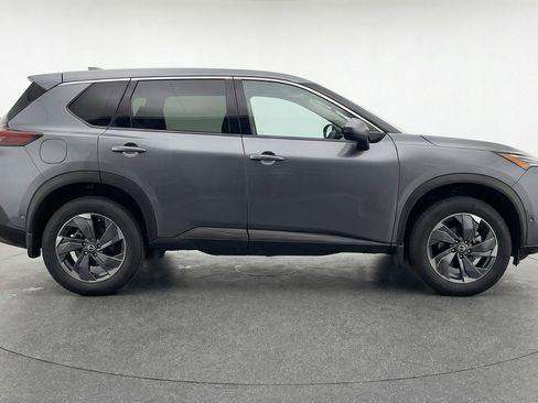 Used 2025 Nissan Rogue SV FWD image 11