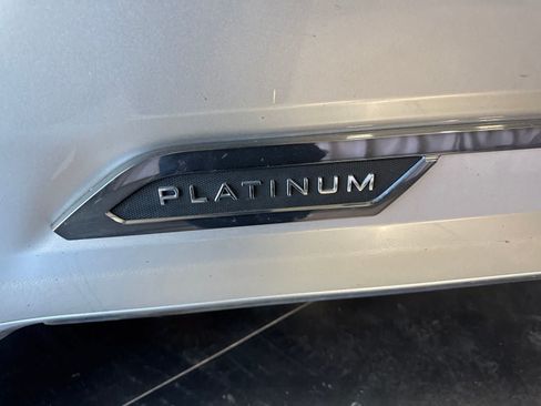 Used 2025 Toyota Tundra Platinum AWD/4WD image 11