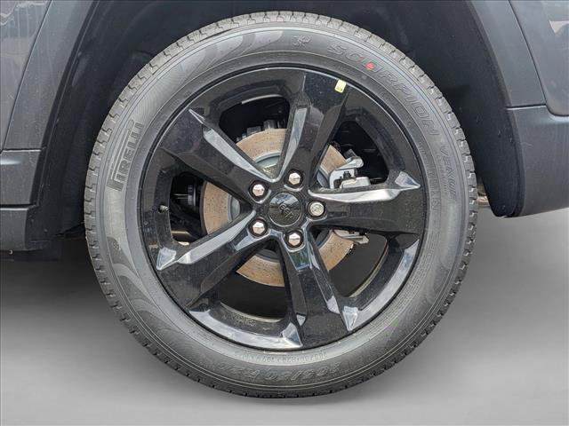 New 2026 Jeep Grand Cherokee Limited w/ Limited Altitude Package AWD/4WD image 10