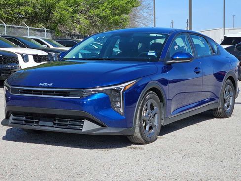 Certified 2025 Kia K4 LXS image 10