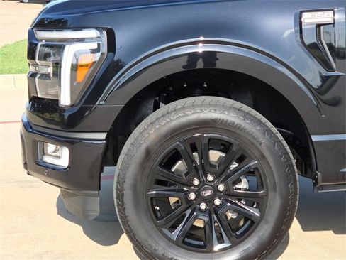 Used 2024 Ford F150 Platinum image 5