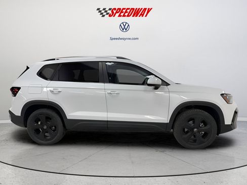 New 2026 Volkswagen Taos SEL AWD/4WD image 8