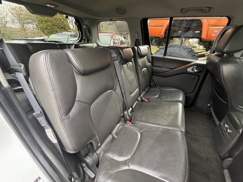 Used 2006 Nissan Pathfinder LE image 17