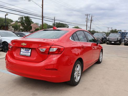 Used 2018 Chevrolet Cruze LT w/ Convenience Package FWD image 8