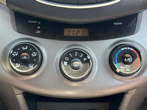 Used 2007 Toyota RAV4 4WD V6 w/ 3rd Row image 22