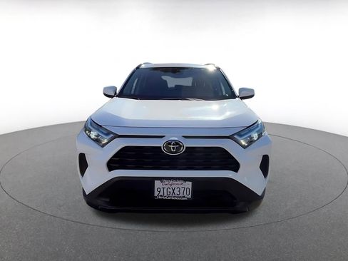 Used 2025 Toyota RAV4 XLE image 4