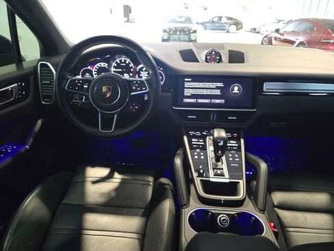 Used 2022 Porsche Cayenne Platinum Edition AWD/4WD image 19