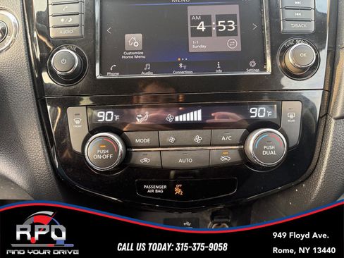 Used 2018 Nissan Rogue SV image 28