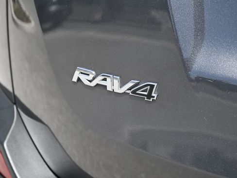 Used 2015 Toyota RAV4 XLE FWD image 12