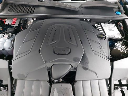 Used 2025 Porsche Cayenne image 33