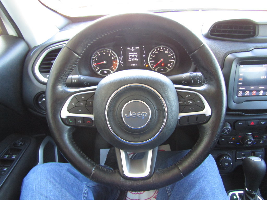Used 2018 Jeep Renegade Latitude w/ Cold Weather Group AWD/4WD image 19