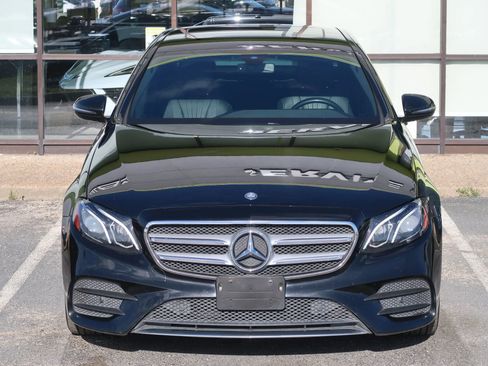 Used 2017 Mercedes-Benz E 300 image 4
