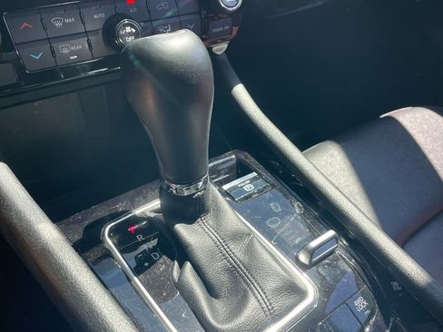 Used 2025 Jeep Compass Limited image 11