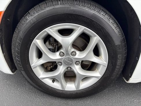 Used 2017 Chrysler Pacifica Touring-L Plus w/ Tire & Wheel Group FWD image 9